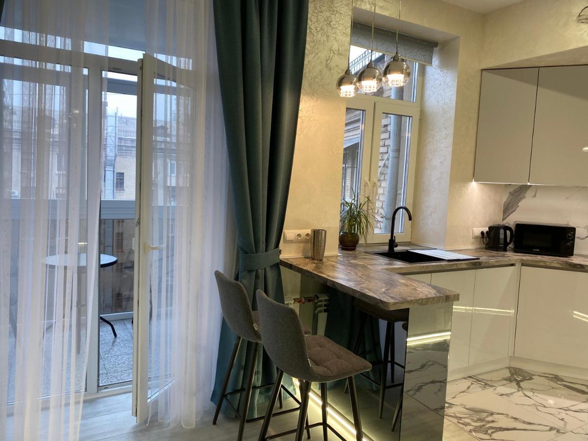 Panorama Luxury Apartment In The House With A Spire, A Historical Building In The City Centre Charkiw Exterior foto